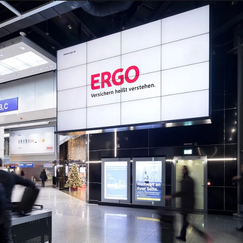 Airport TV – Videowall in der Flughafenhalle